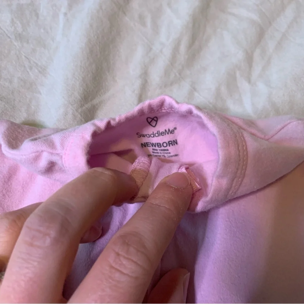 SwaddleMe Light Pink Newborn Swaddle pods set bundle - Picture 4 of 4